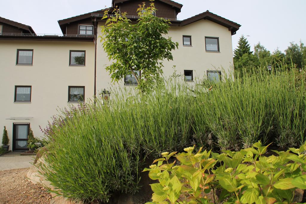 Kastanienhof Apartment Hotel Dannenfels ภายนอก รูปภาพ
